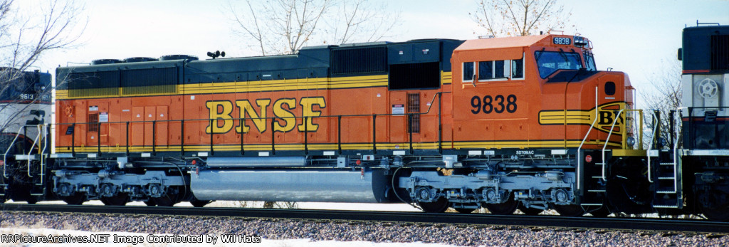 BNSF SD70MAC 9838